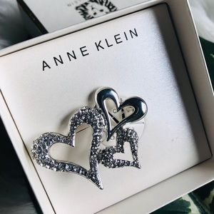 💕 Triple Heart Brooch